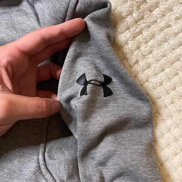 Under Armour zip up jacket with hood - Picture 2 of 3